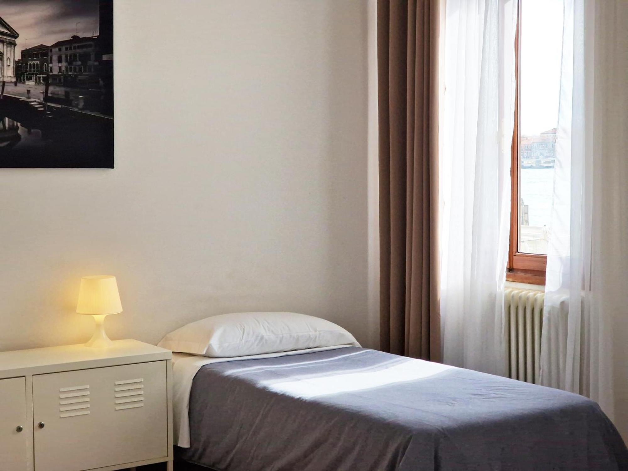 Hostal Silk Road *